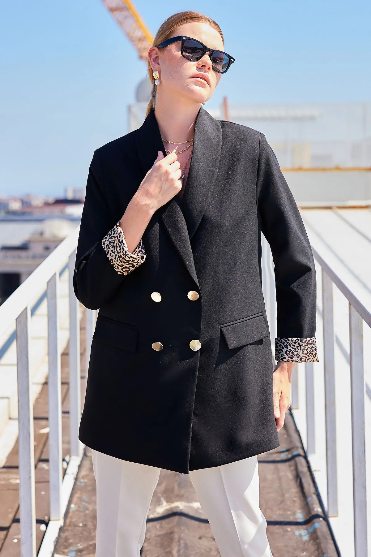 0704 düğme detayli blazer ceket